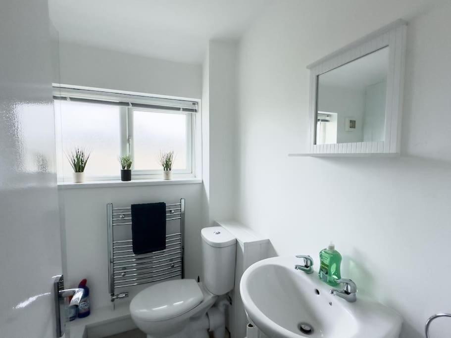 Immaculate 5 Bedroom House Rockingham Ngoại thất bức ảnh
